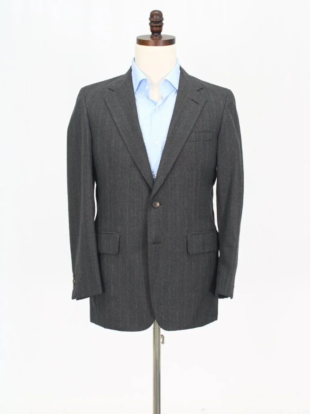 Vintage 1990s 36R 34x29 Gray Full Suit 2-Button Stripe R931